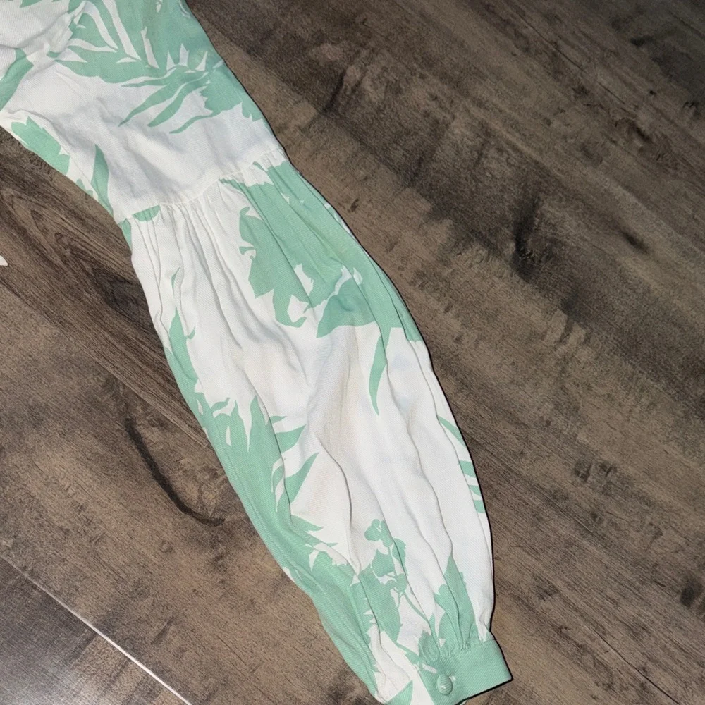 Luxxel Leafy Mint Green and White dress - Picture 7 of 7